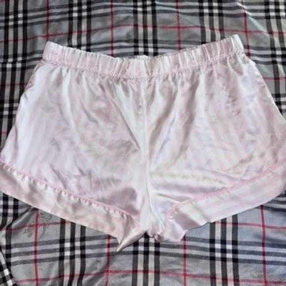 Victoria's Secret Pink Striped Satin Sleep Lounge Shorts L Elastic Waist - Picture 2 of 3